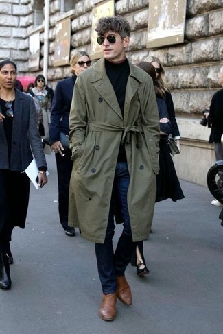 30 Jährige: Braune Chelsea Boots aus Leder kombinieren – 500+ Herren Outfits: Die Paarung aus einem olivgrünen Trenchcoat und dunkelblauen Jeans ist eine ideale Wahl für einen Tag im Büro. Schalten Sie Ihren Kleidungsbestienmodus an und machen braunen Chelsea Boots aus Leder zu Ihrer Schuhwerkwahl.