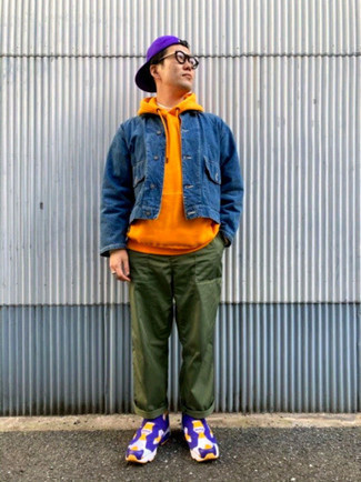 orange Pullover mit einem Kapuze von Damir Doma