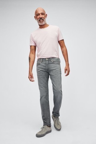 rosa T-Shirt mit einem Rundhalsausschnitt von New Balance