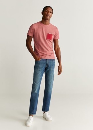 rosa T-Shirt mit einem Rundhalsausschnitt von Balmain