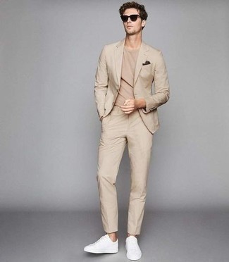 hellbeige Anzug von Gucci
