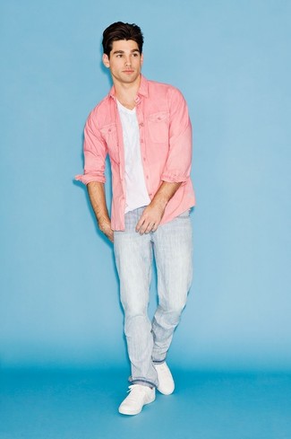 Wie T-Shirt mit einem V-Ausschnitt mit Jeans zu kombinieren – 245 Herren Outfits