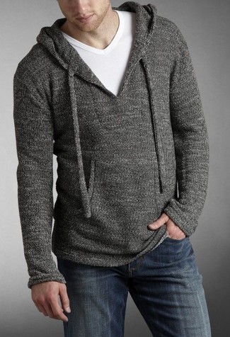Wie T-Shirt mit einem V-Ausschnitt mit Jeans zu kombinieren – 245 Herren Outfits