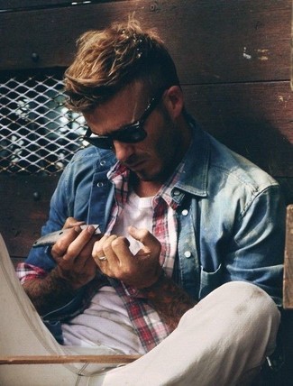 Wie T-Shirt mit einem V-Ausschnitt mit Jeans zu kombinieren – 245 Herren Outfits