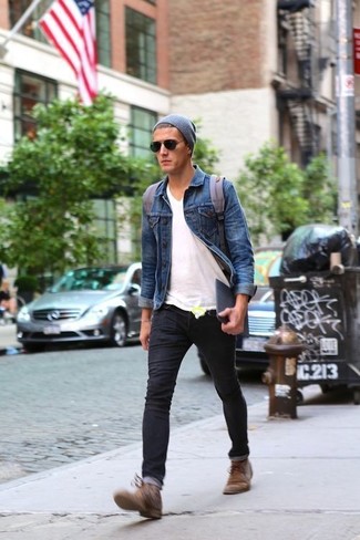 Wie T-Shirt mit einem V-Ausschnitt mit Jeans zu kombinieren – 245 Herren Outfits