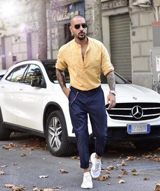 Vertikal gestreifte Chinohose kombinieren – 762+ Herren Outfits