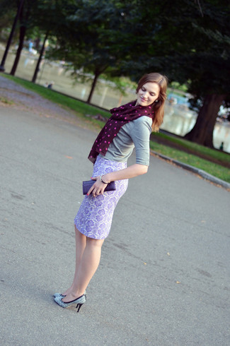 Violetten Schal kombinieren – 21 Damen Outfits