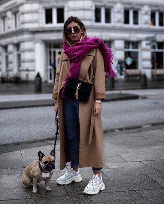 Violetten Schal kombinieren – 21 Damen Outfits