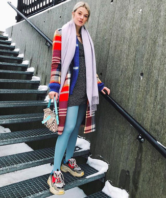 Violetten Schal kombinieren – 21 Damen Outfits
