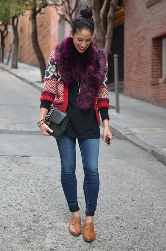 Violetten Schal kombinieren – 21 Damen Outfits
