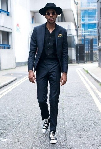 Wie Weste mit hoher Sneakers zu kombinieren – 19 Herren Outfits