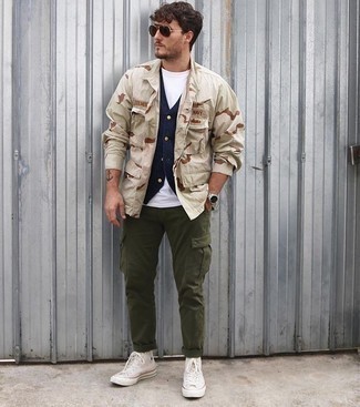 Wie Weste mit hoher Sneakers zu kombinieren – 19 Herren Outfits