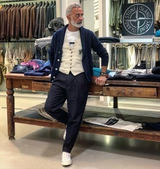 Wie Weste mit hoher Sneakers zu kombinieren – 19 Herren Outfits