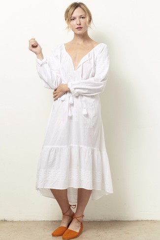 Senf Halbschuhe kombinieren – 41 Damen Outfits: Erwägen Sie das Tragen von einem weißen Folklore Kleid, um sich selbstbewusst zu fühlen und schick auszusehen. Senf Halbschuhe sind eine einfache Möglichkeit, Ihren Look aufzuwerten.