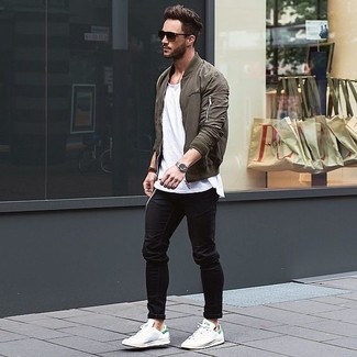 Welche Jeans mit weißen und schwarzen T-Shirts mit einem Rundhalsausschnitt zu tragen – 2000+ Herren Outfits