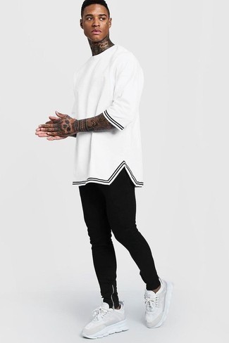 Welche Jeans mit weißen und schwarzen T-Shirts mit einem Rundhalsausschnitt zu tragen – 2000+ Herren Outfits