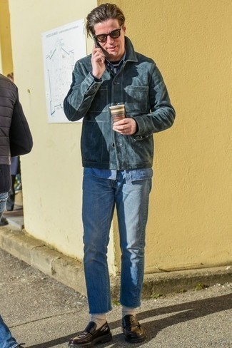 Wie weißes und schwarzes horizontal gestreiftes T-Shirt mit einem Rundhalsausschnitt mit blauer Jeans zu kombinieren – 145 Herren Outfits