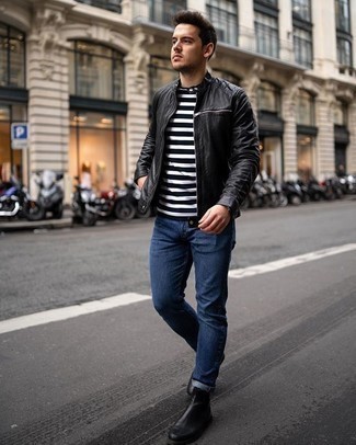 Wie weißes und schwarzes horizontal gestreiftes T-Shirt mit einem Rundhalsausschnitt mit blauer Jeans zu kombinieren – 145 Herren Outfits