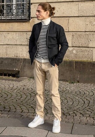 Weißen und schwarzen horizontal gestreiften Rollkragenpullover kombinieren – 27 Herren Outfits