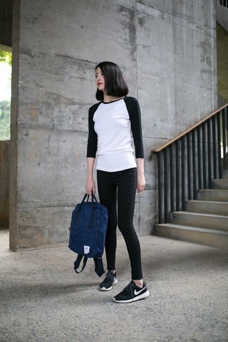 Weißes und schwarzes Langarmshirt kombinieren – 383 Damen Outfits