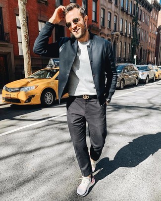 Weißes und schwarzes vertikal gestreiftes Businesshemd kombinieren – 1611+ Herren Outfits