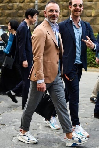 Weißes und blaues Businesshemd mit Karomuster kombinieren – 217 Herren Outfits