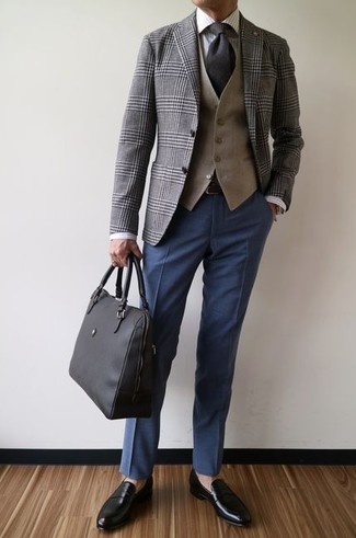 Wie weißes und blaues vertikal gestreiftes Businesshemd mit dunkelblauer Anzughose zu kombinieren – 77 Herren Outfits