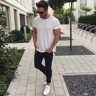 Weiße und braune niedrige Sneakers kombinieren – 2000+ Herren Outfits