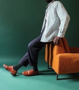 Weißes und grünes vertikal gestreiftes Langarmhemd kombinieren – 35 Herren Outfits