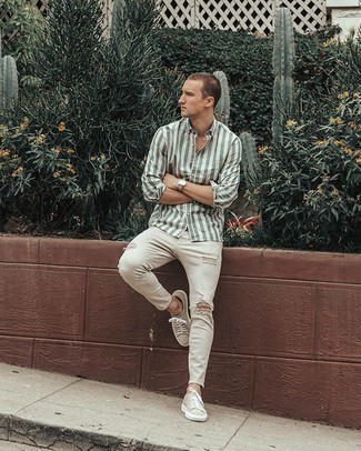 Weißes und grünes vertikal gestreiftes Langarmhemd kombinieren – 35 Herren Outfits