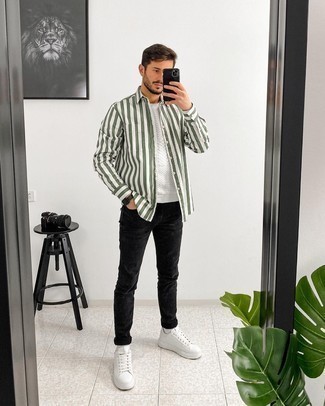 Weißes und grünes vertikal gestreiftes Langarmhemd kombinieren – 35 Herren Outfits