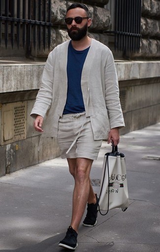 Weißen und dunkelblauen Rucksack kombinieren – 30 Herren Outfits