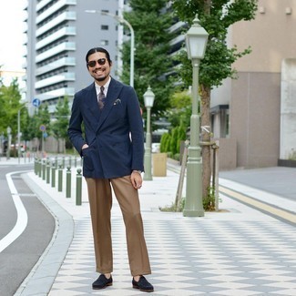 Welche Slipper mit weißen und dunkelblauen Businesshemdes zu tragen – 2000+ Herren Outfits