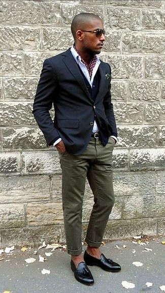Welche Slipper mit weißen und dunkelblauen Businesshemdes zu tragen – 2000+ Herren Outfits