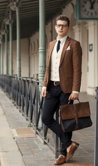 Teenager: Welche Slipper mit weißen und dunkelblauen Businesshemdes zu tragen – 9 Herren Outfits