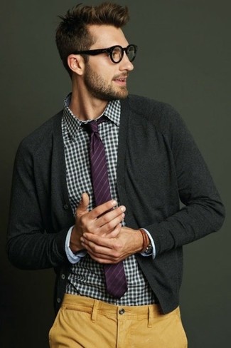 Weißes und dunkelblaues Langarmhemd mit Vichy-Muster kombinieren – 268 Herren Outfits