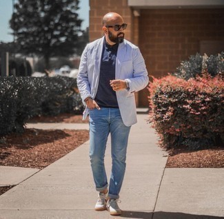 Weiße und dunkelblaue Leder niedrige Sneakers kombinieren – 2000+ Herren Outfits