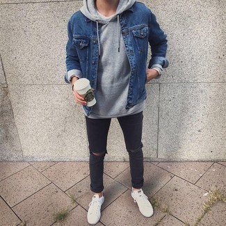 Welche niedrige Sneakers mit weißen und dunkelblauen Langarmshirt zu tragen – 280 Herren Outfits