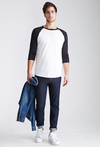 Welche niedrige Sneakers mit weißen und dunkelblauen Langarmshirt zu tragen – 280 Herren Outfits