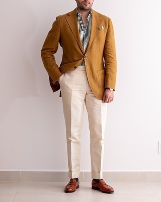30 Jährige: Wie weißes und dunkelblaues vertikal gestreiftes Businesshemd mit dunkelbrauner Leder Slipper zu kombinieren – 124 Elegante Sommer Herren Outfits