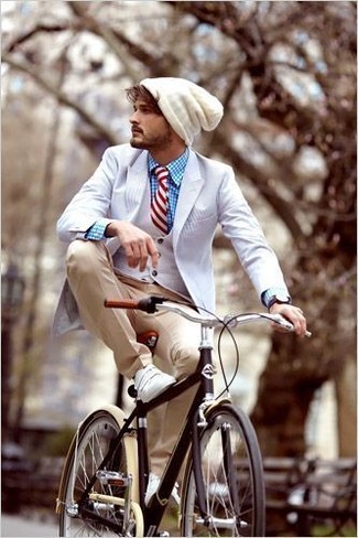Weiße und dunkelblaue Weste kombinieren – 70 Herren Outfits