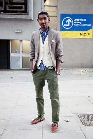Weiße und dunkelblaue Weste kombinieren – 70 Herren Outfits