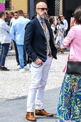 Weiße und dunkelblaue Weste kombinieren – 70 Herren Outfits