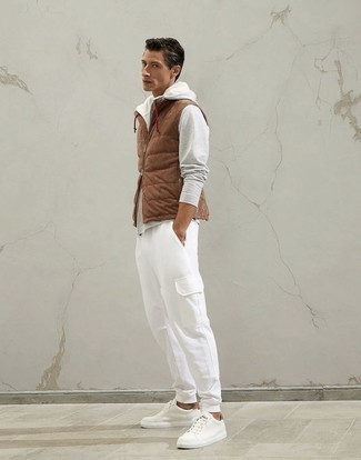 Welche Schuhe mit weißer Cargohose zu tragen – 83 Herren Outfits