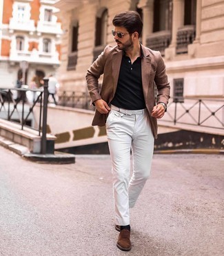 Wie weiße Chinohose mit dunkelbrauner Wildleder Oxford Schuhe zu kombinieren – 18 Herren Outfits