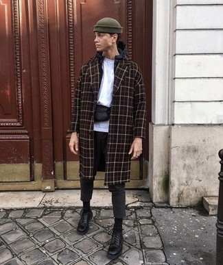 Wie weißes T-Shirt mit einem Rundhalsausschnitt mit schwarzer Lederfreizeitstiefel zu kombinieren – 197 Herren Outfits