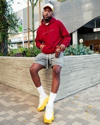 Wie weißes T-Shirt mit einem Rundhalsausschnitt mit weißer Sportschuhe zu kombinieren – 548+ Herren Outfits