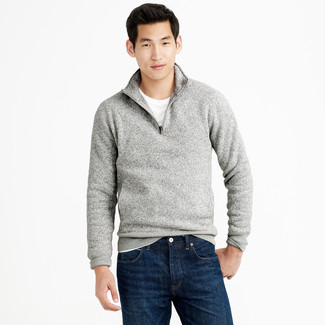 Welche Pullover mit einem Reißverschluss am Kragen mit weißen T-Shirts mit einem Rundhalsausschnitt zu tragen – 69 Herren Outfits