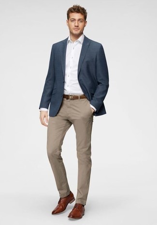 Wie weißes Businesshemd mit rotbrauner Leder Derby Schuhe zu kombinieren – 376 Herren Outfits