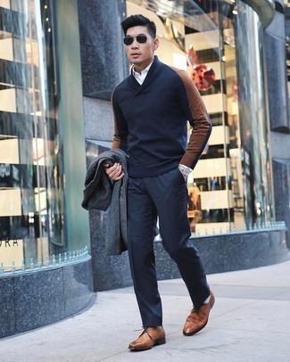 Wie weißes Businesshemd mit rotbrauner Leder Derby Schuhe zu kombinieren – 376 Herren Outfits